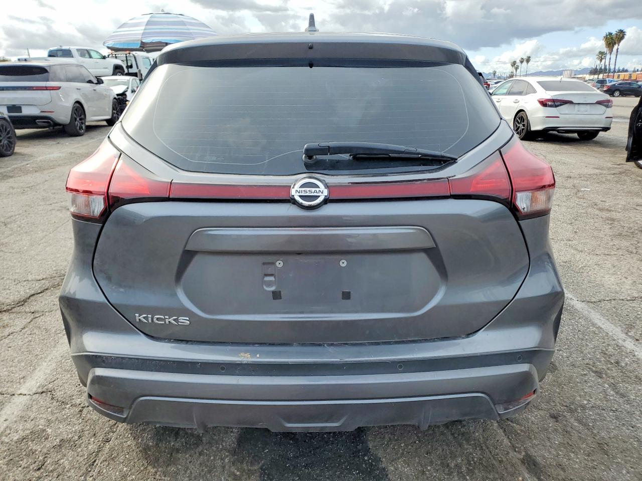 2021 NISSAN KICKS S photo 6