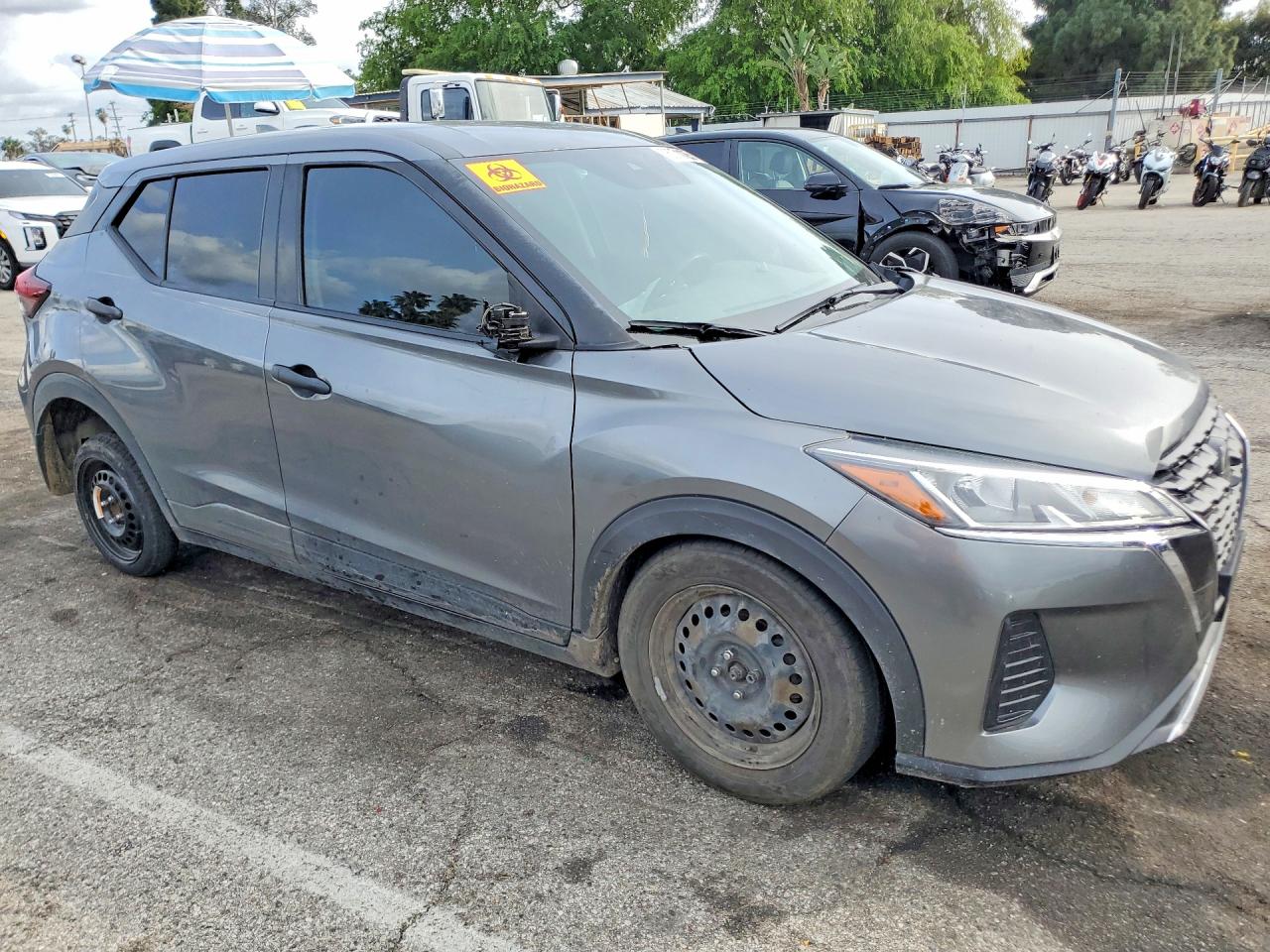 2021 NISSAN KICKS S photo 4