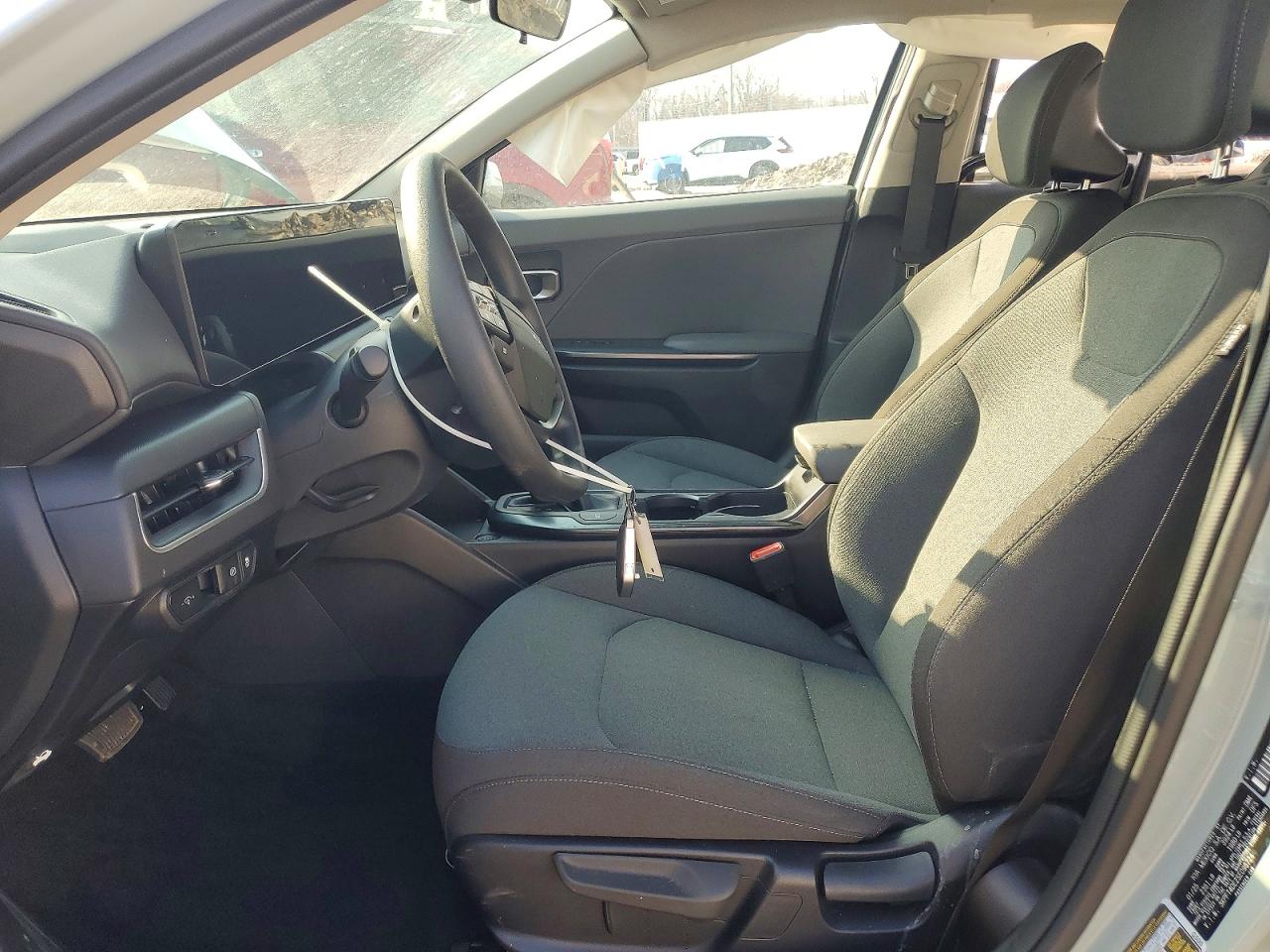 2025 KIA K4 LXS photo 13