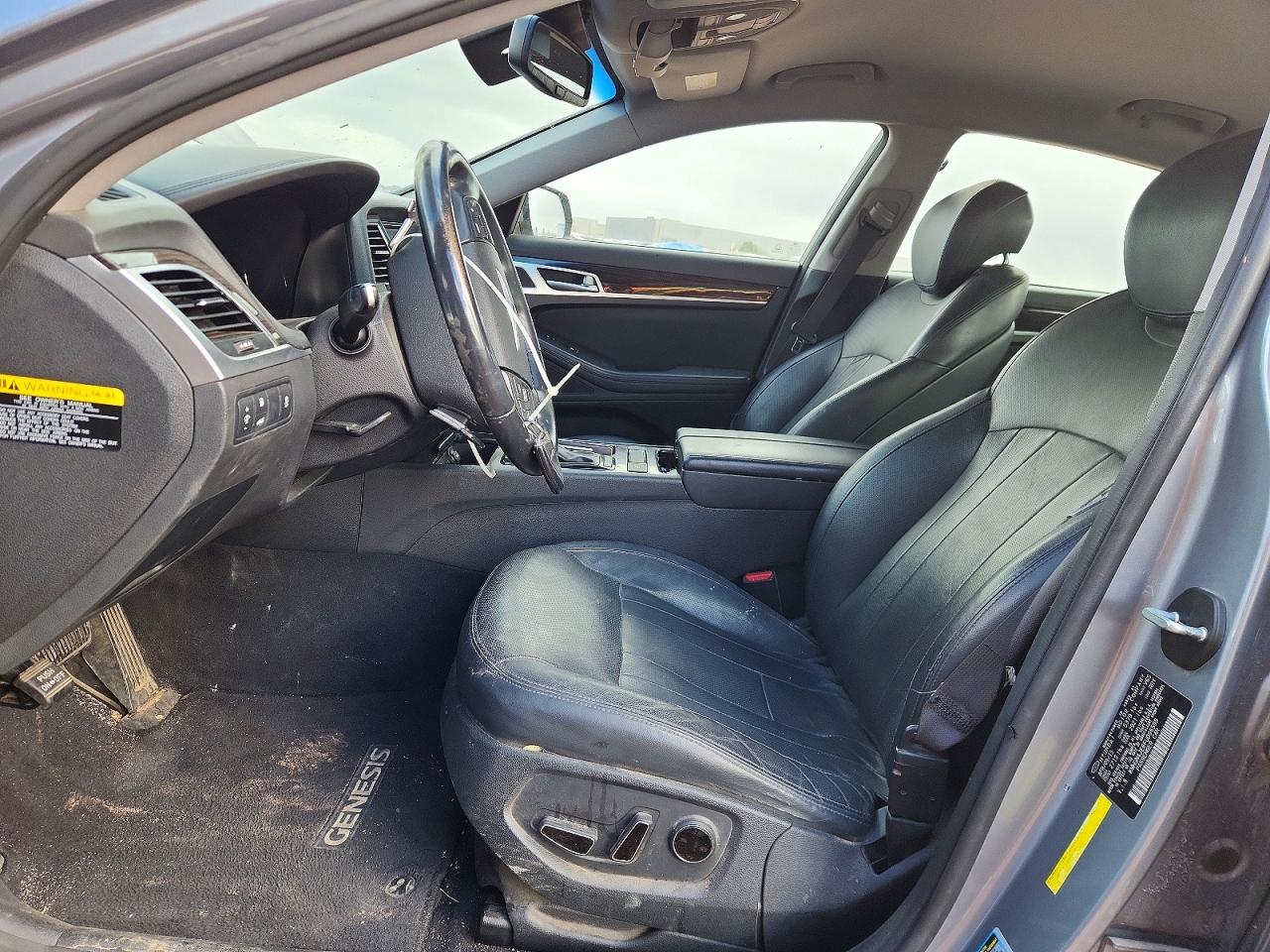 2015 HYUNDAI GENESIS 3.8L photo 13