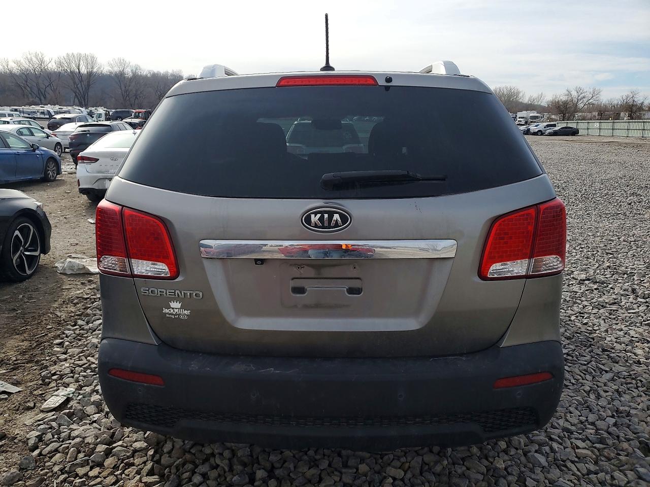 2011 KIA SORENTO LX photo 11