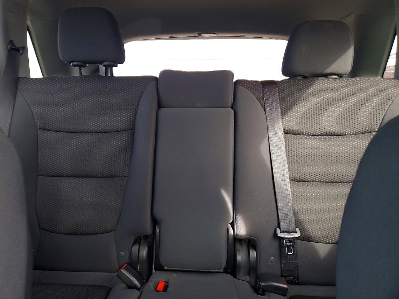 2011 KIA SORENTO LX photo 19