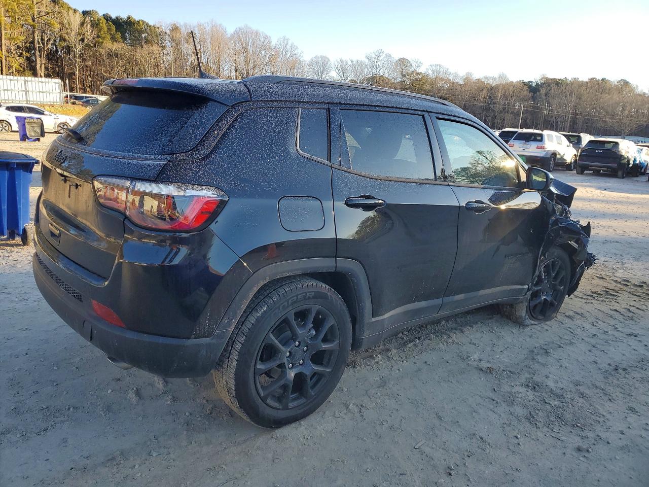 2022 JEEP COMPASS LATITUDE photo 3