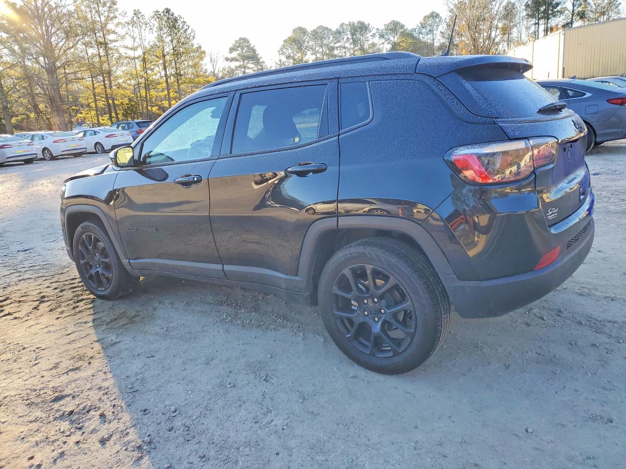 2022 JEEP COMPASS LATITUDE photo 2
