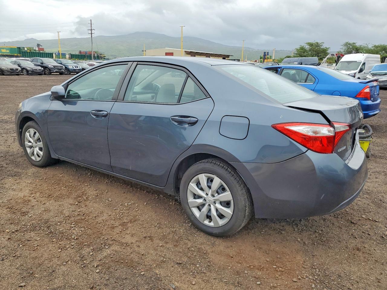 2015 TOYOTA COROLLA L photo 2