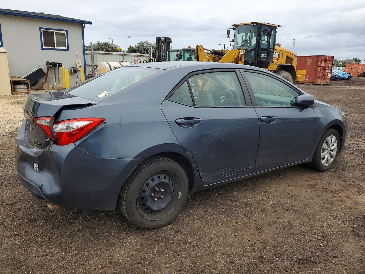 2015 TOYOTA COROLLA L photo 3