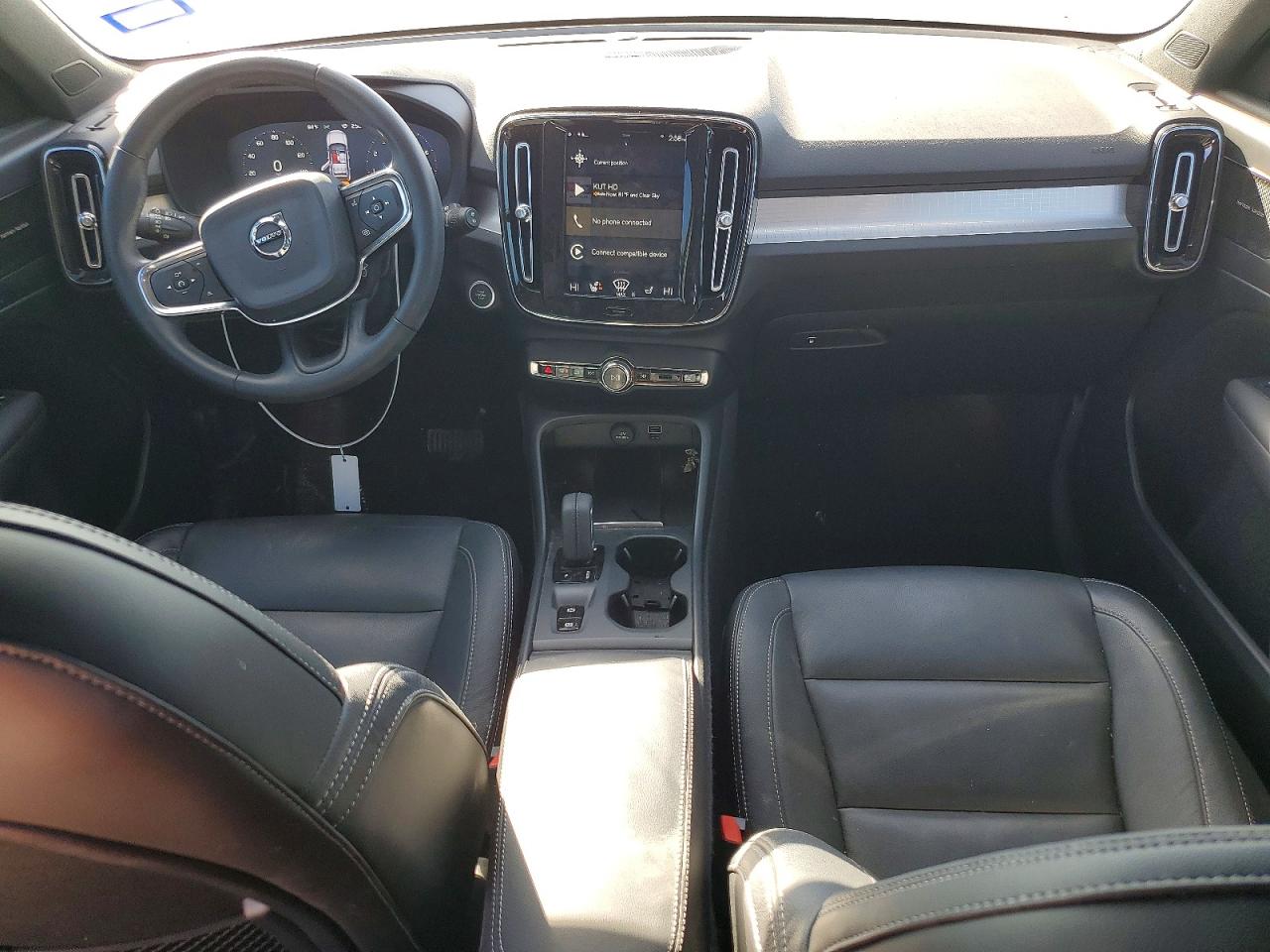2020 VOLVO XC40 T5 MOMENTUM photo 8