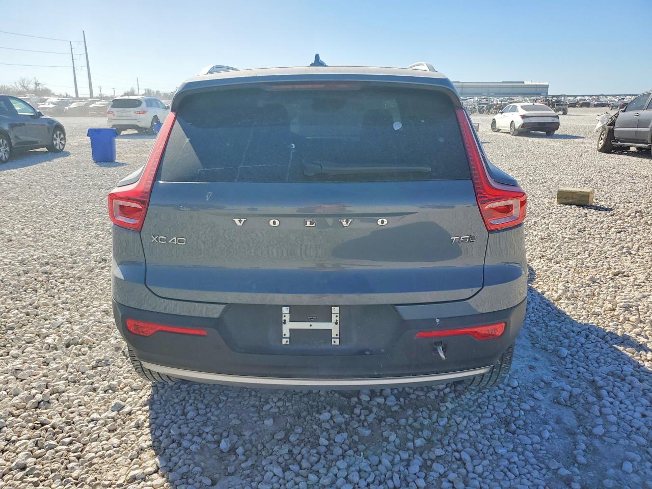 2020 VOLVO XC40 T5 MOMENTUM photo 6