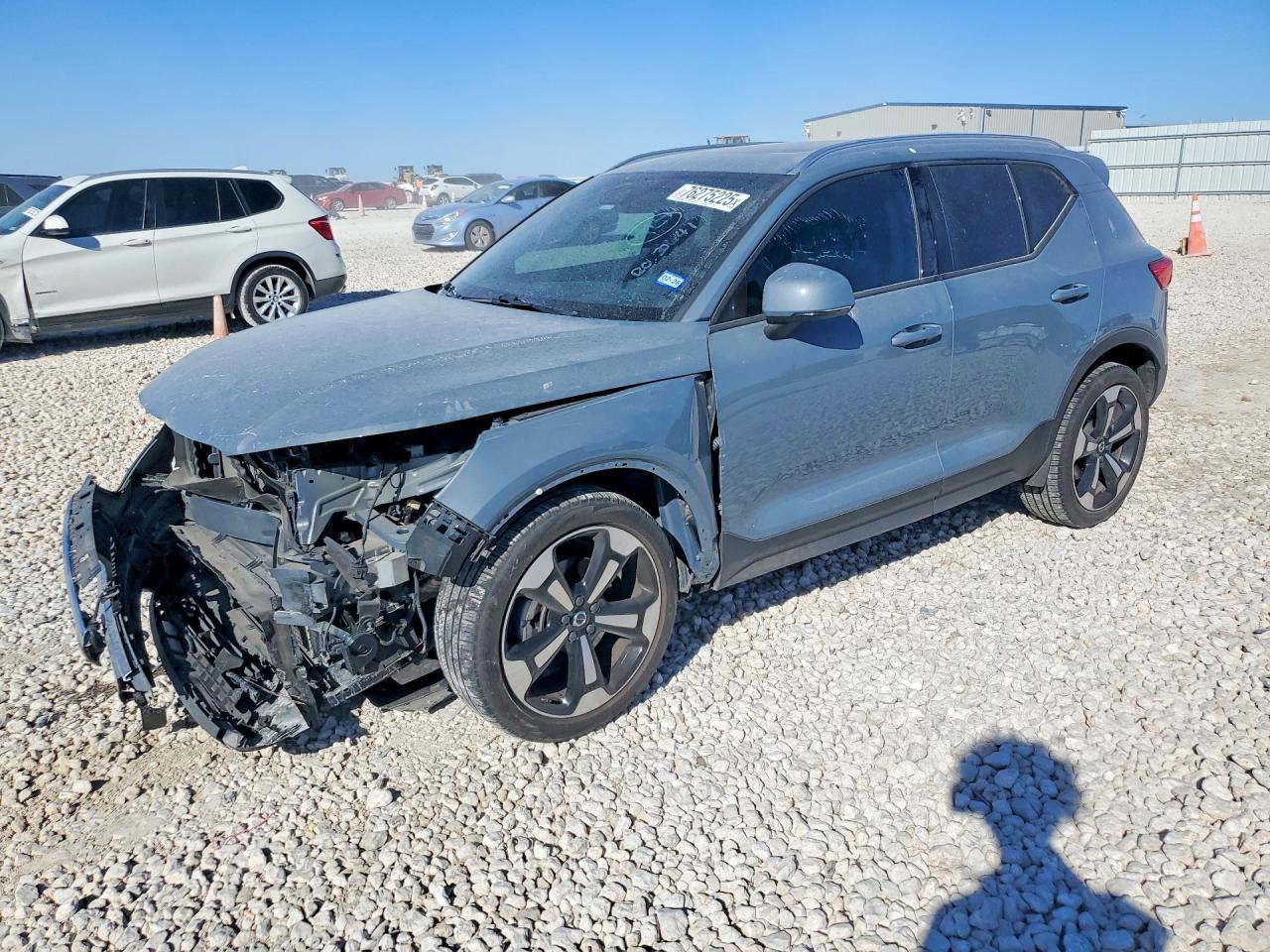 2020 VOLVO XC40