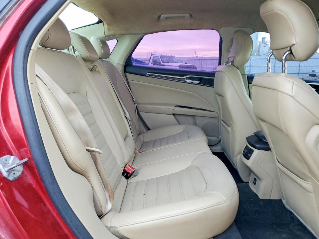 2014 FORD FUSION SE photo 19