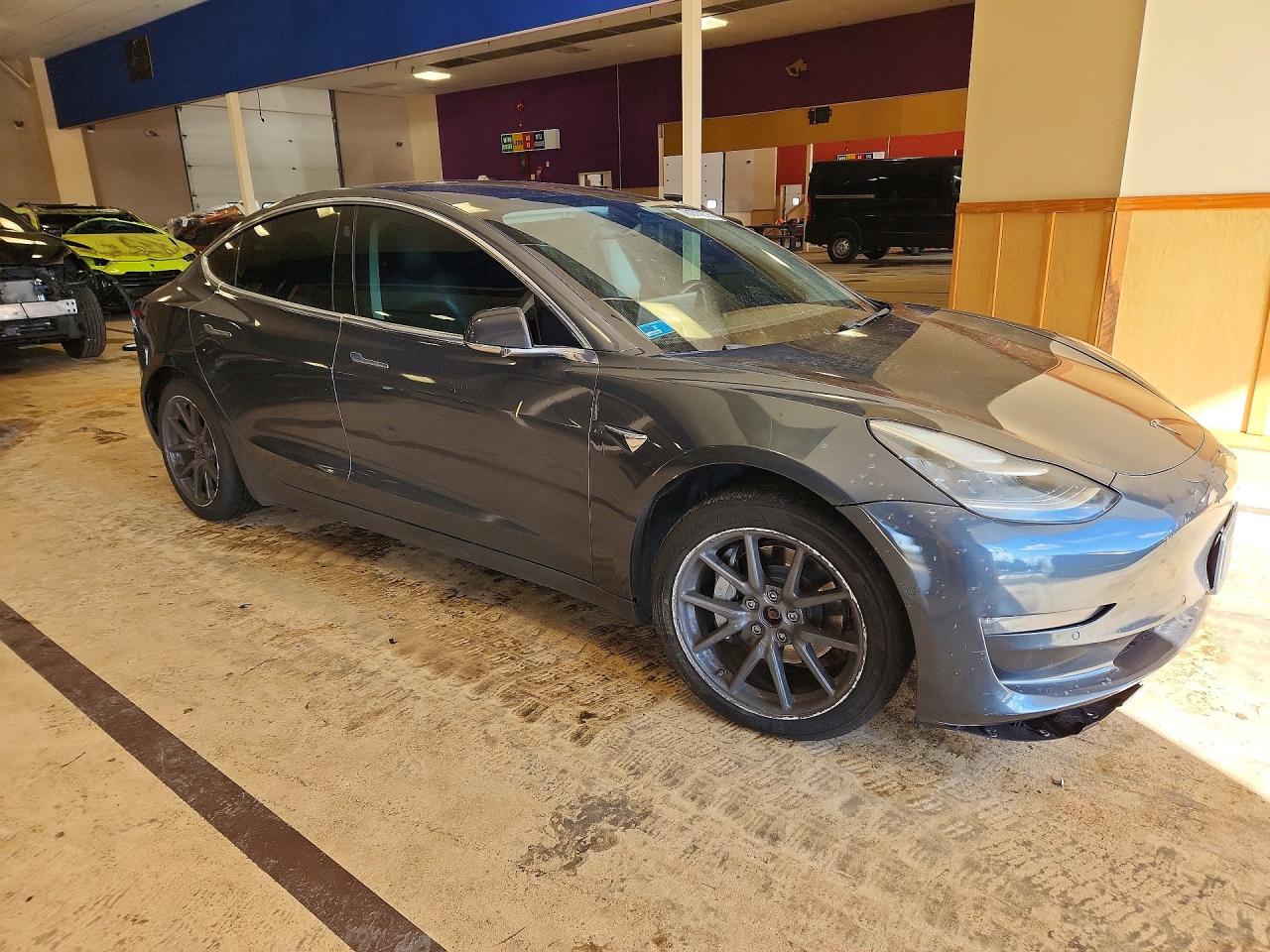 2018 TESLA MODEL 3 photo 4