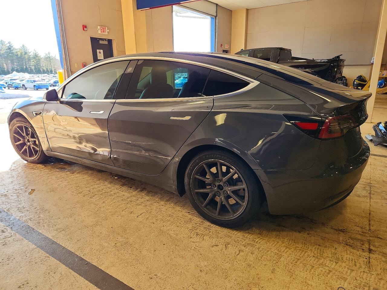 2018 TESLA MODEL 3 photo 2