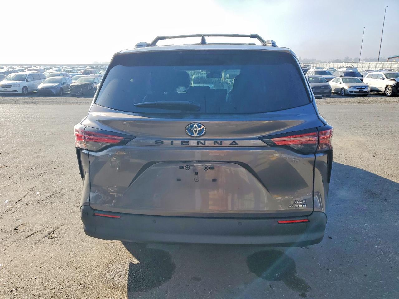 2021 TOYOTA SIENNA XLE photo 6