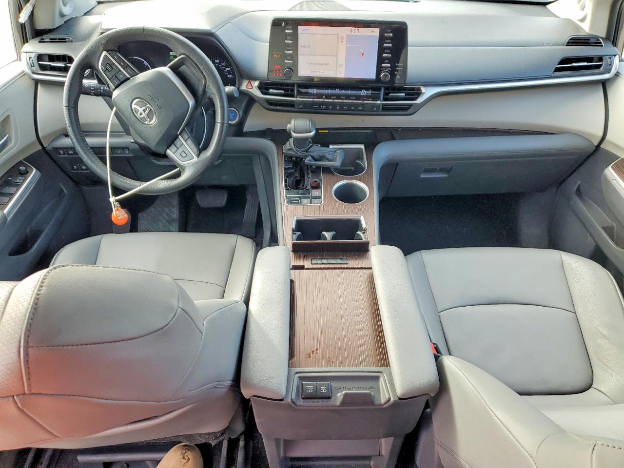 2021 TOYOTA SIENNA XLE photo 8
