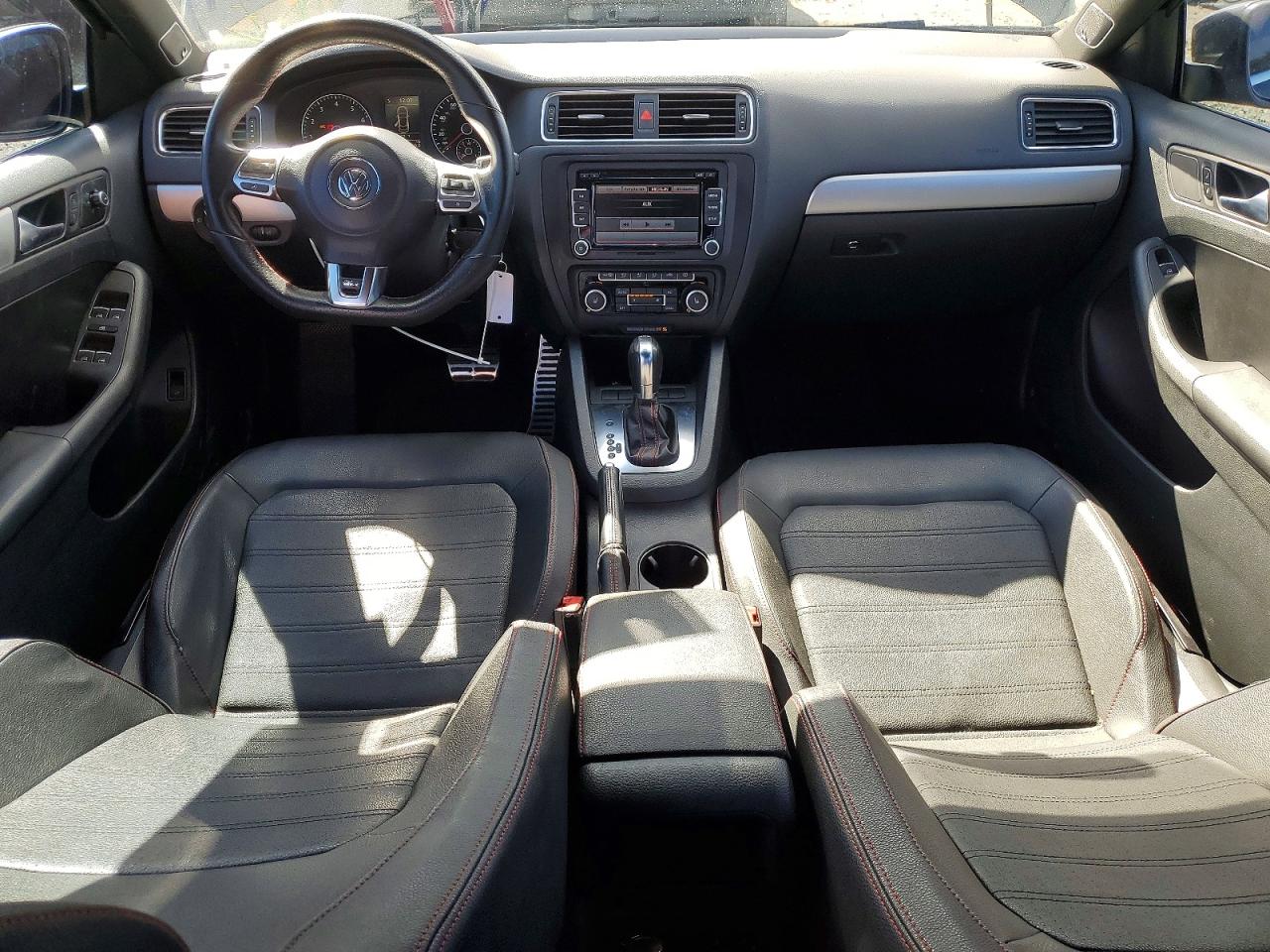 2012 VOLKSWAGEN JETTA GLI photo 8