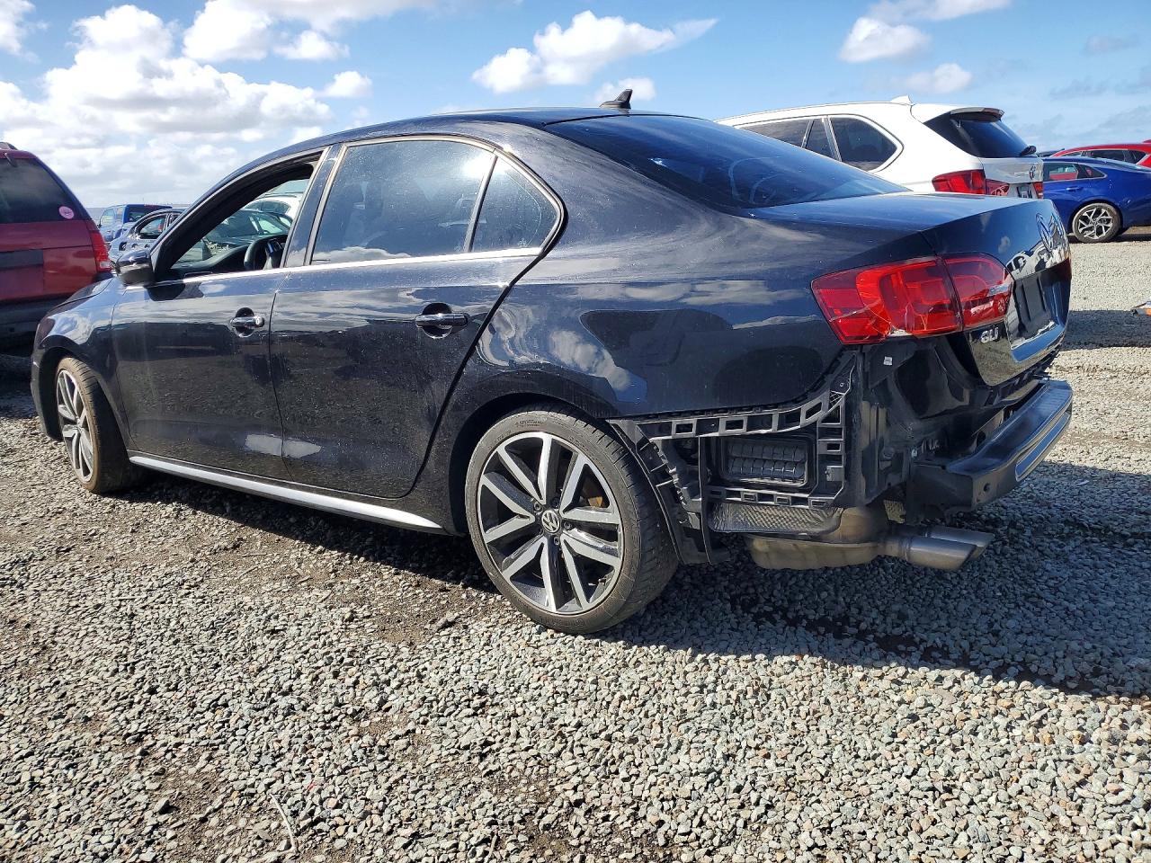 2012 VOLKSWAGEN JETTA GLI photo 2