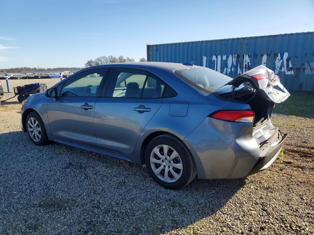 2021 TOYOTA COROLLA LE photo 2