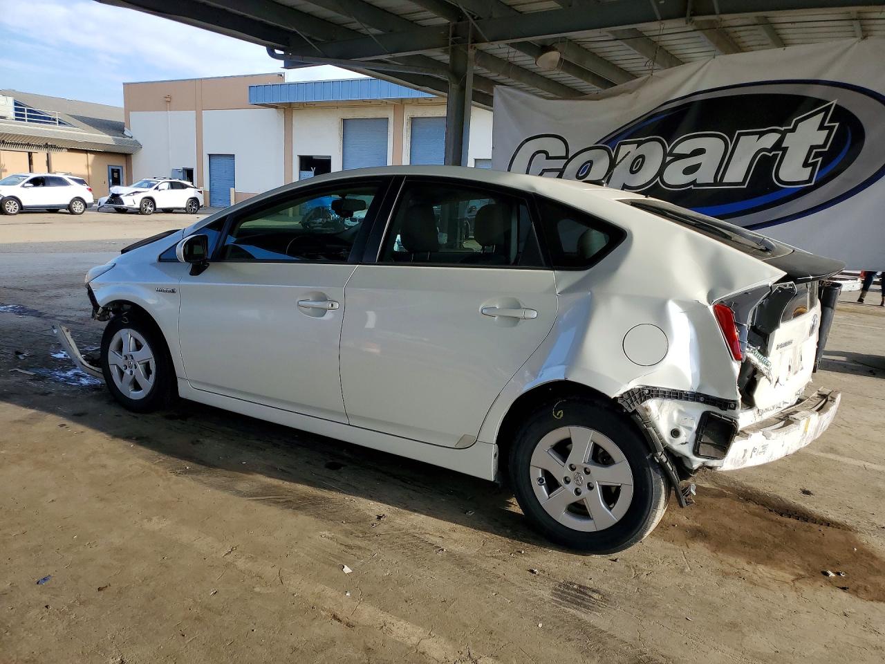 2011 TOYOTA PRIUS photo 2