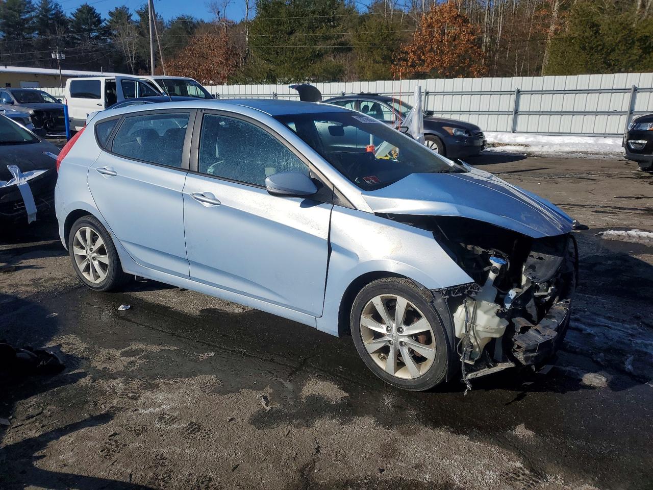 2014 HYUNDAI ACCENT GLS photo 4