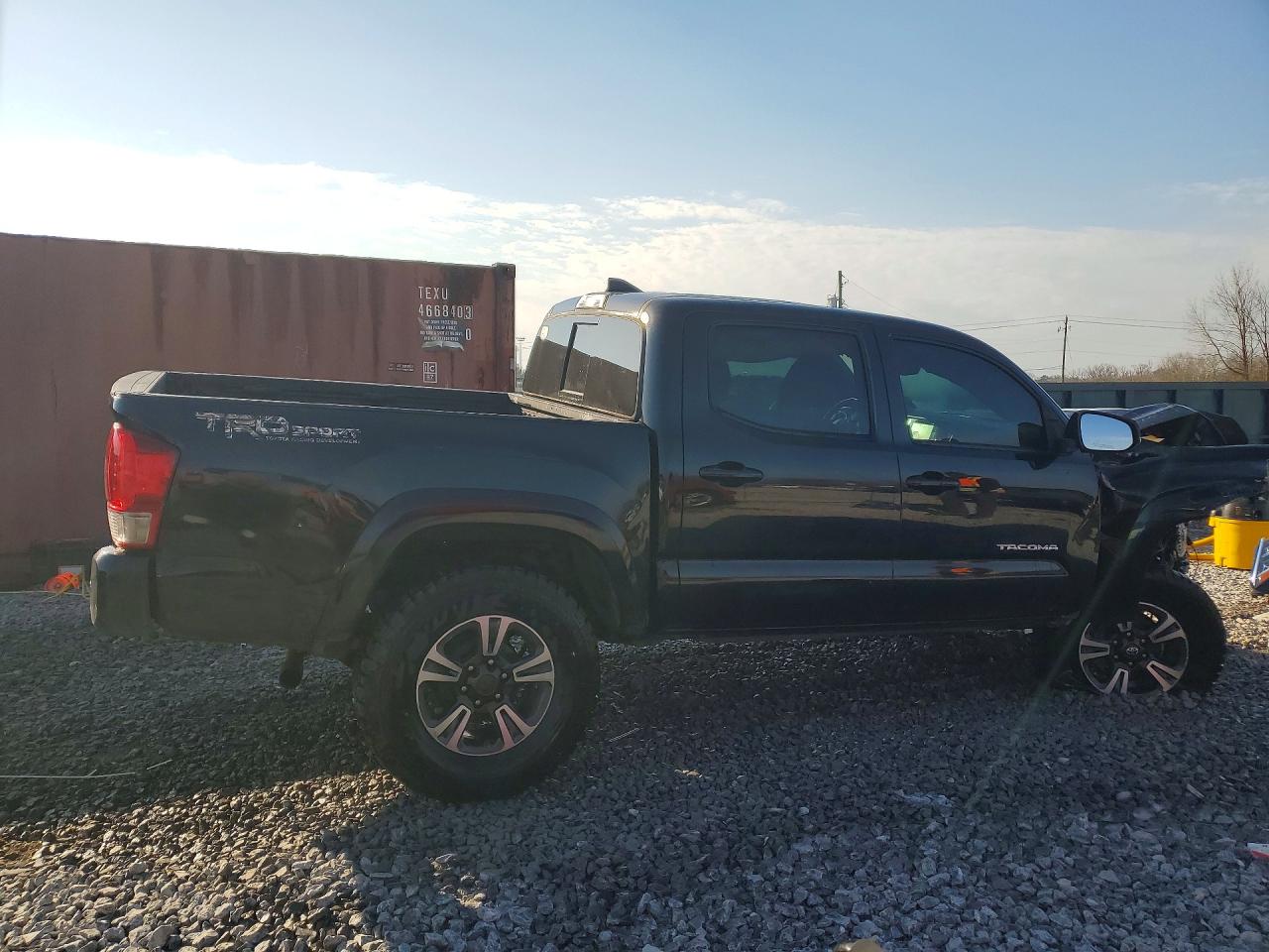 2017 TOYOTA TACOMA TRD SPORT photo 7