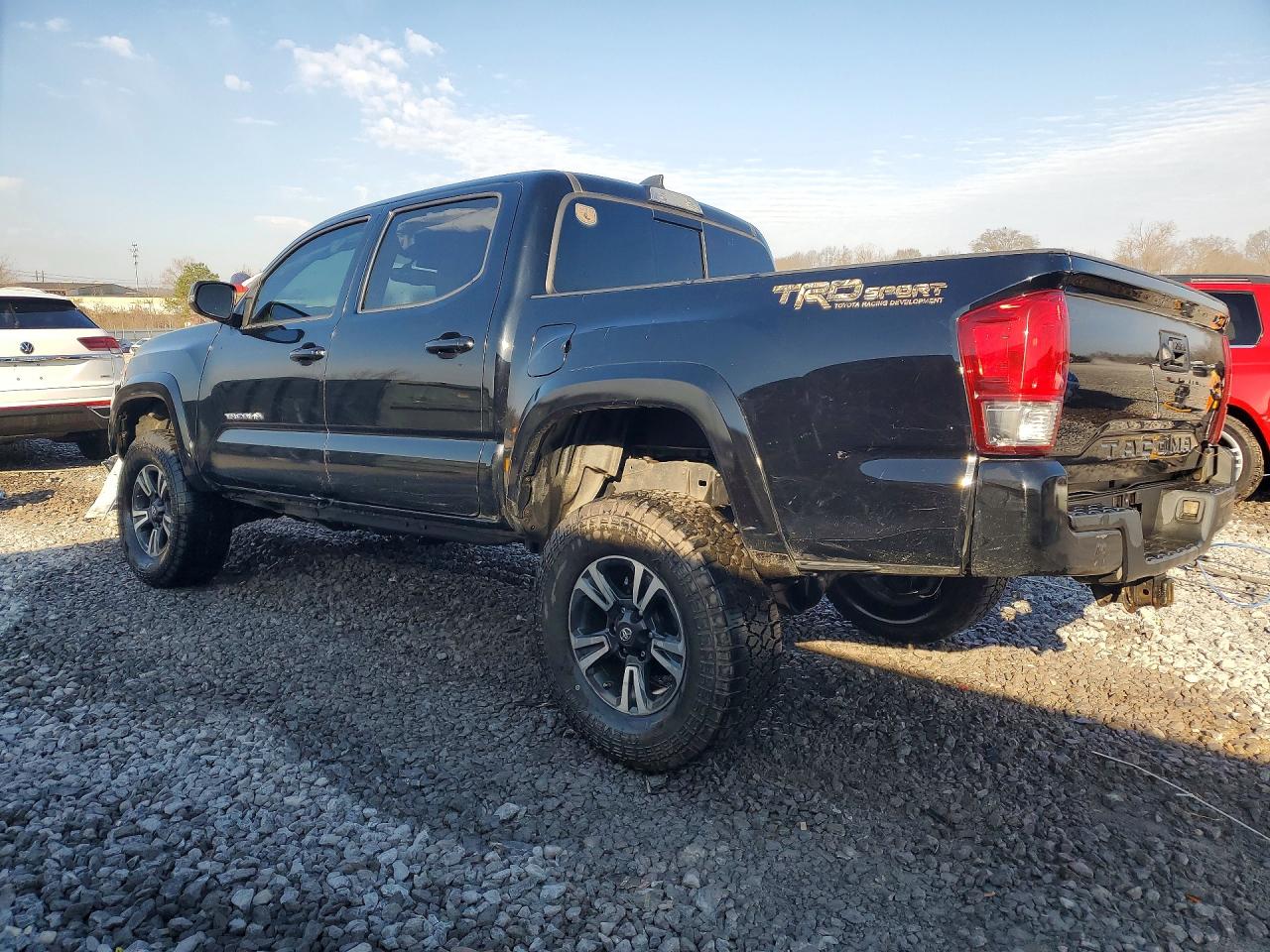 2017 TOYOTA TACOMA TRD SPORT photo 4