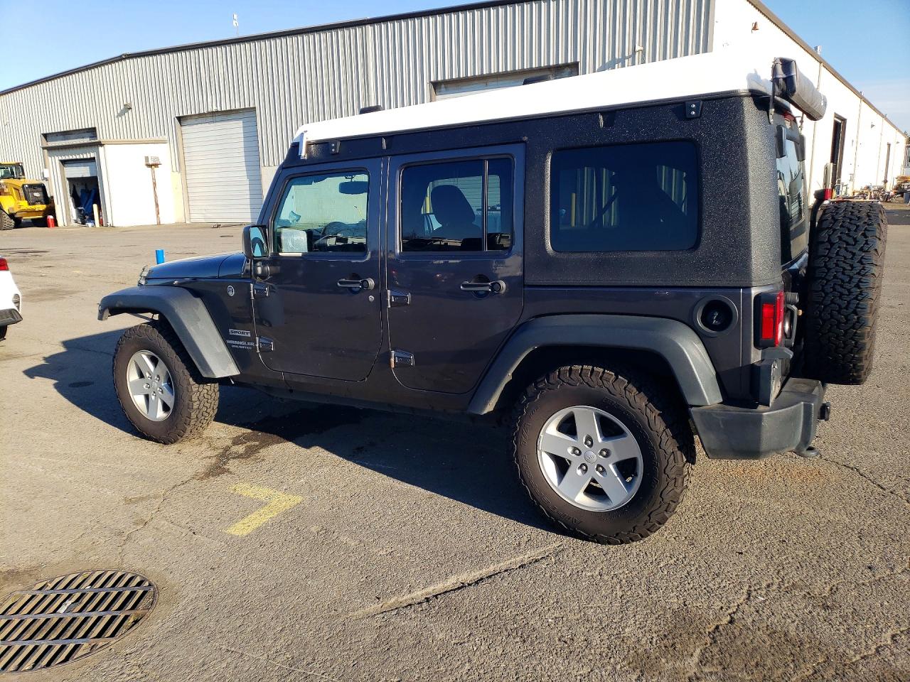2016 JEEP WRANGLER UNLIMITED SPORT photo 2