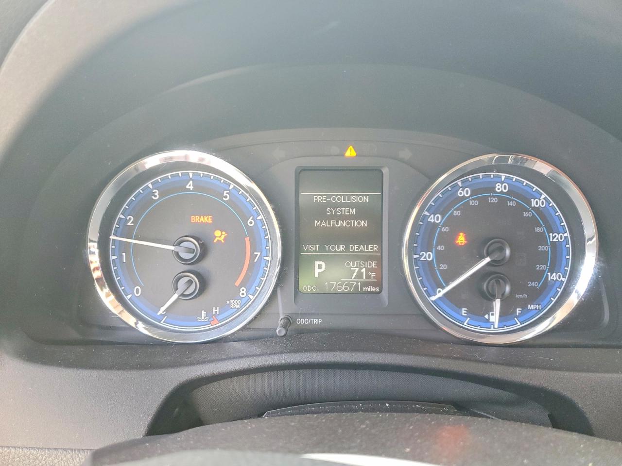 2017 TOYOTA COROLLA L photo 17