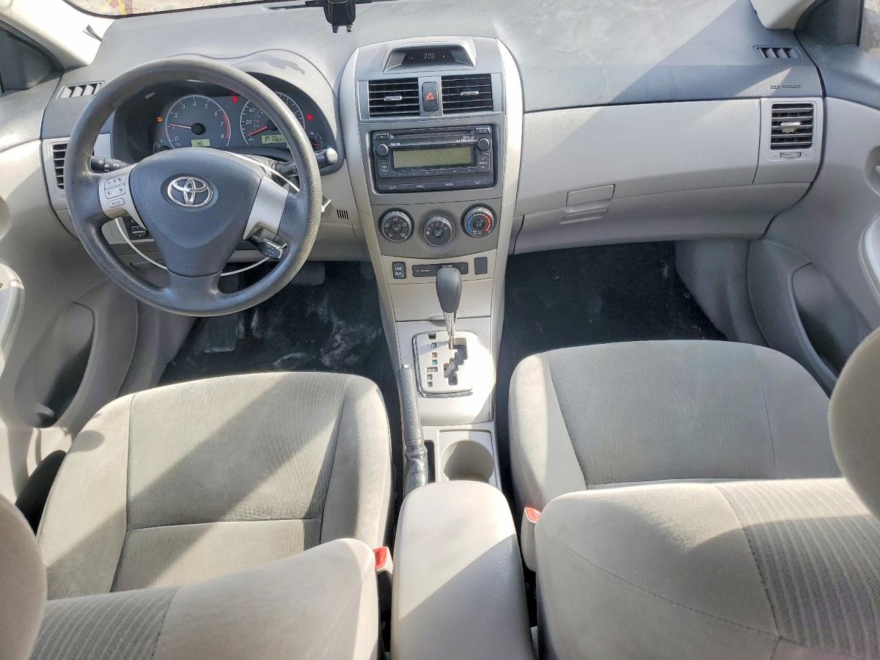 2012 TOYOTA COROLLA photo 8