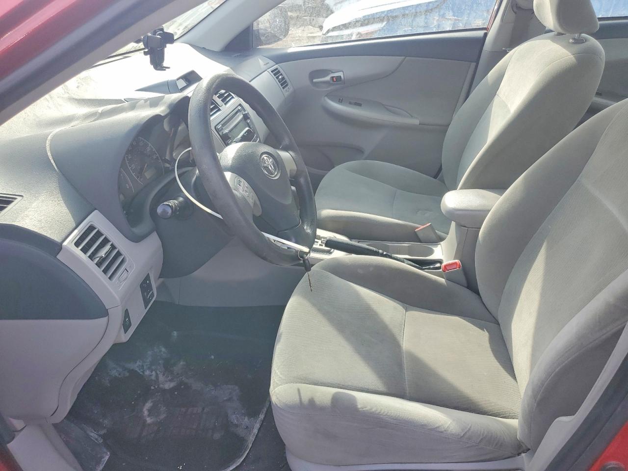 2012 TOYOTA COROLLA photo 7