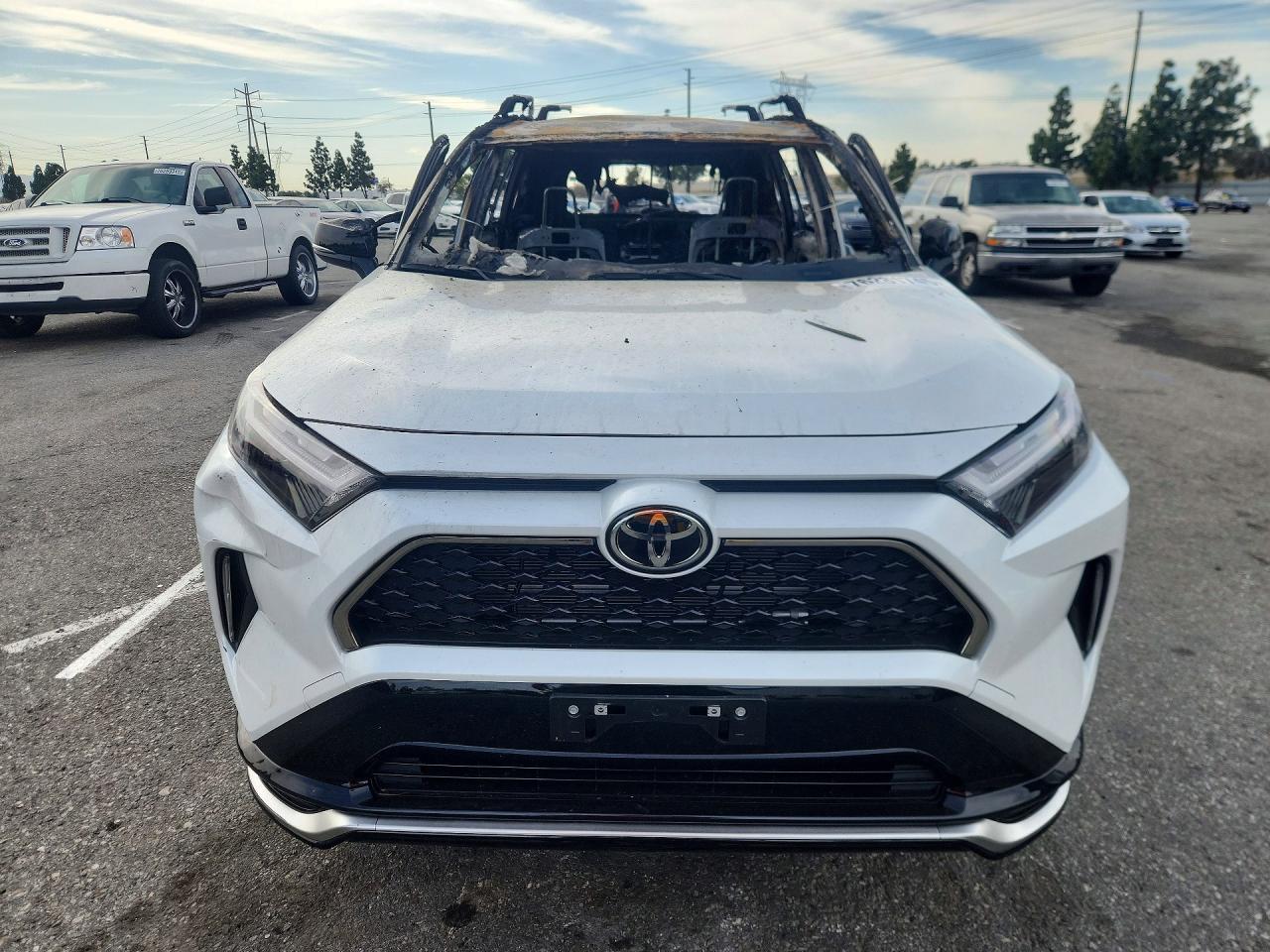 2025 TOYOTA RAV4 XSE photo 13
