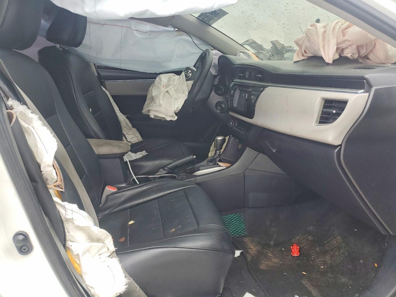 2015 TOYOTA COROLLA L photo 7