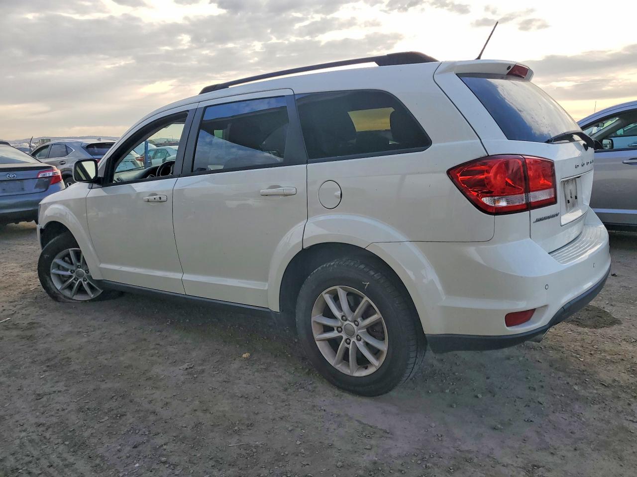 2017 DODGE JOURNEY SXT photo 2