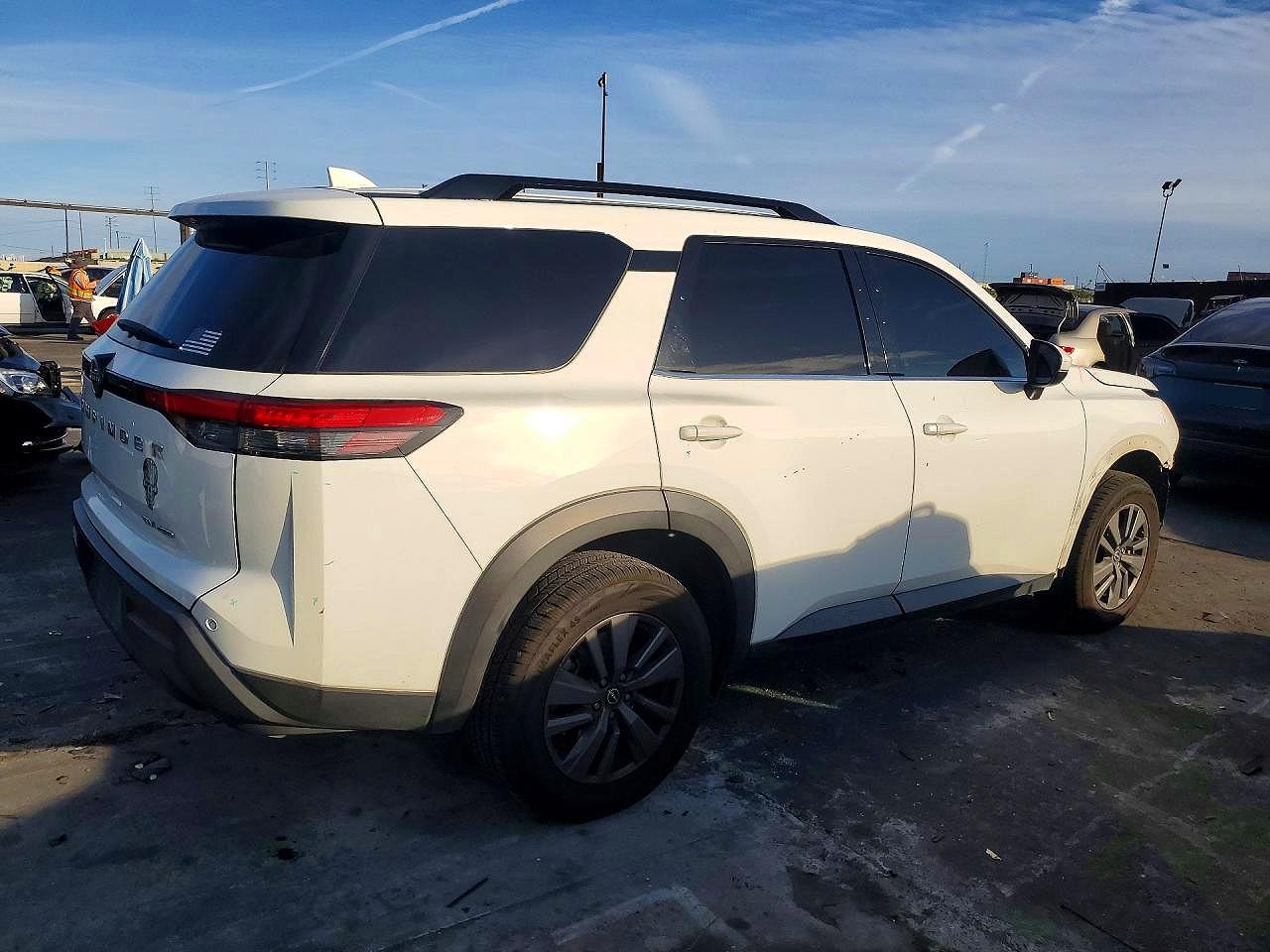 2023 NISSAN PATHFINDER SV photo 7