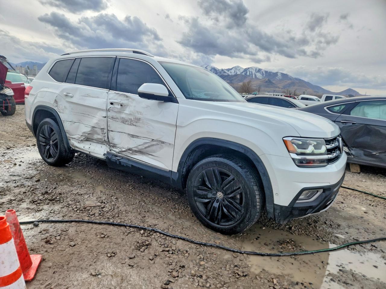 2018 VOLKSWAGEN ATLAS SEL PREMIUM photo 10