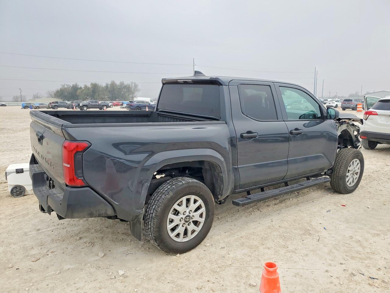 2024 TOYOTA TACOMA DOUBLE CAB photo 3