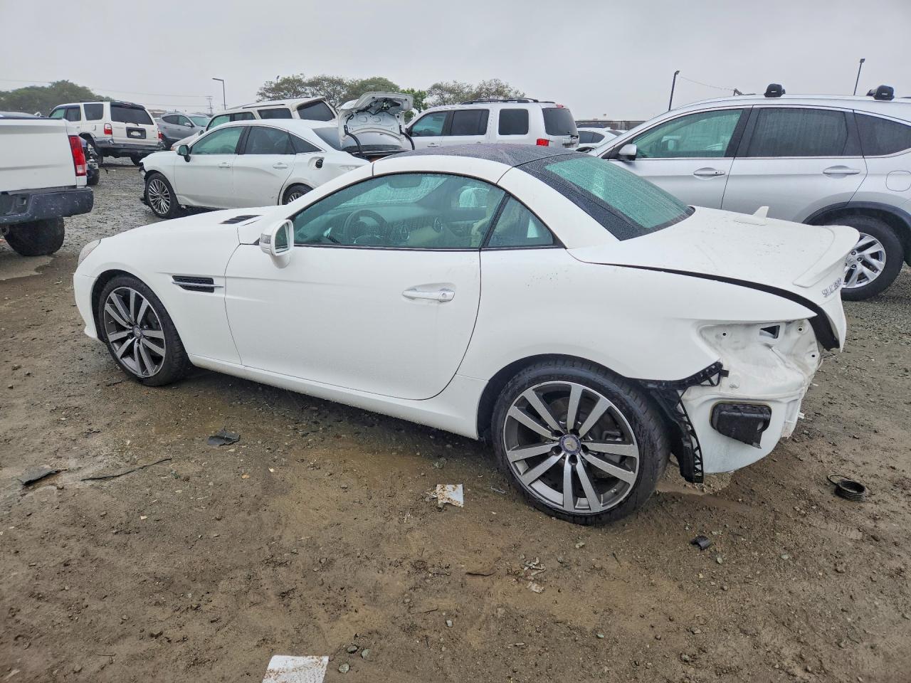 2017 MERCEDES-BENZ SLC 300 photo 3