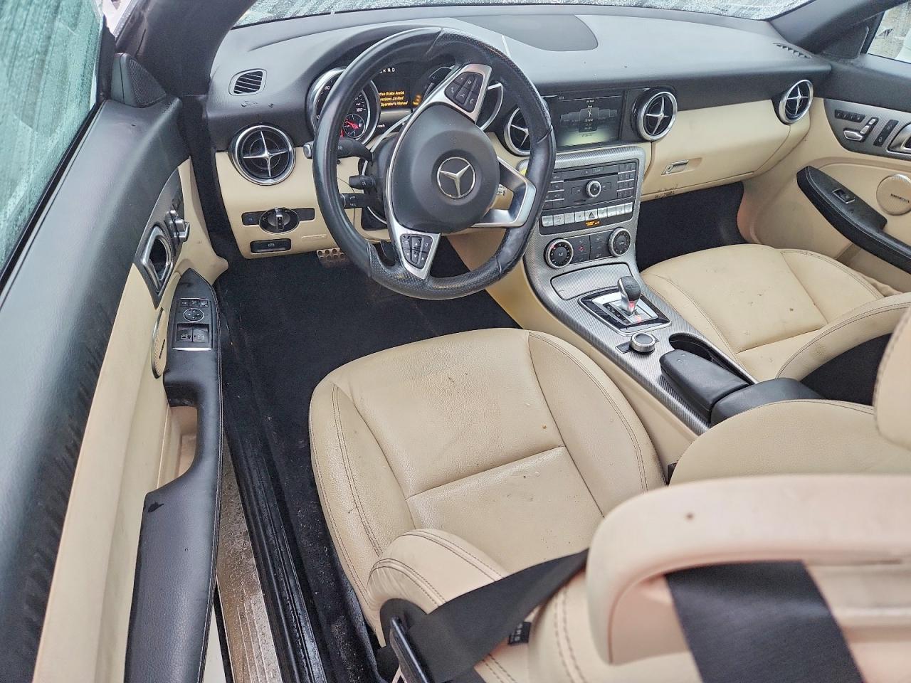 2017 MERCEDES-BENZ SLC 300 photo 15