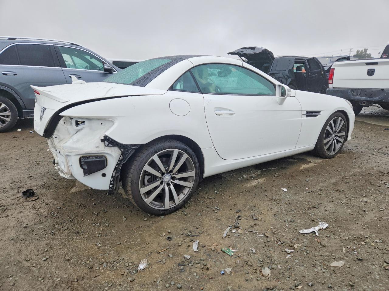 2017 MERCEDES-BENZ SLC 300 photo 5