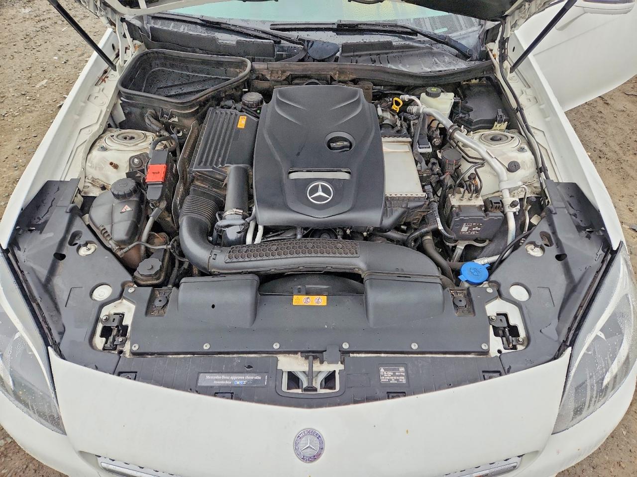 2017 MERCEDES-BENZ SLC 300 photo 21