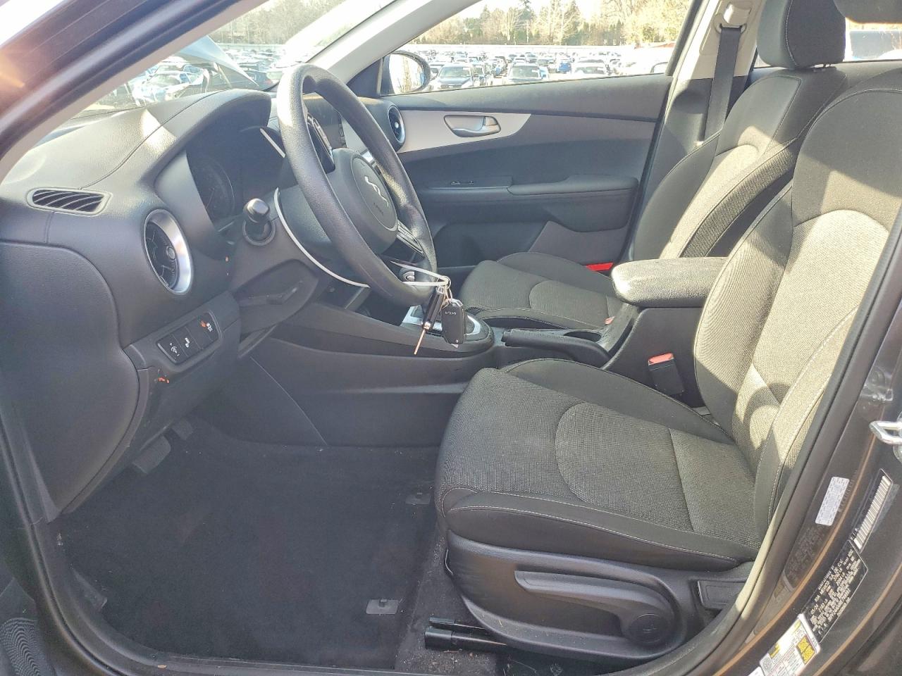 2024 KIA FORTE LX photo 13