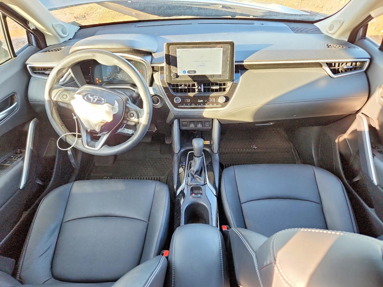 2023 TOYOTA COROLLA CROSS XLE photo 15