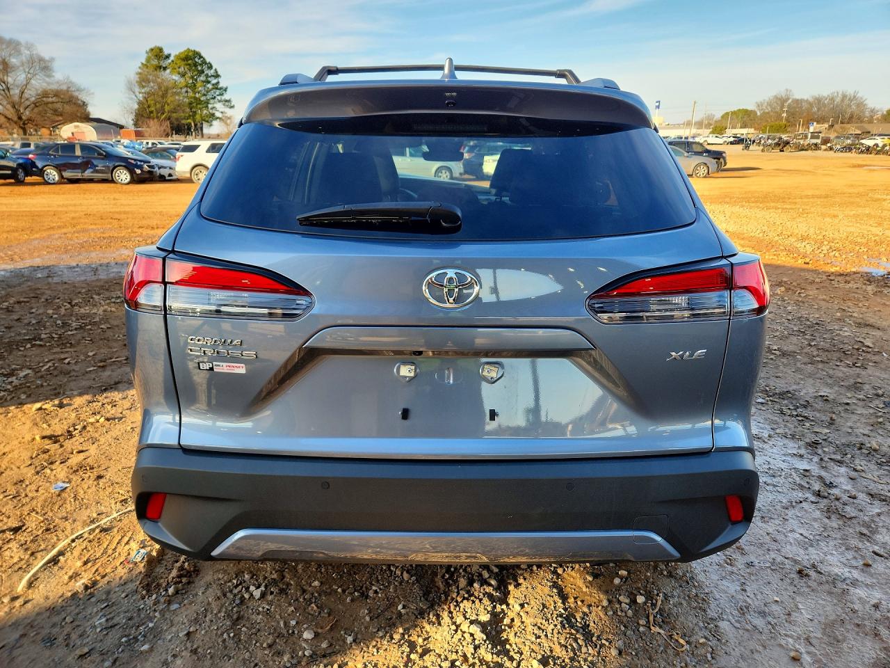 2023 TOYOTA COROLLA CROSS XLE photo 11