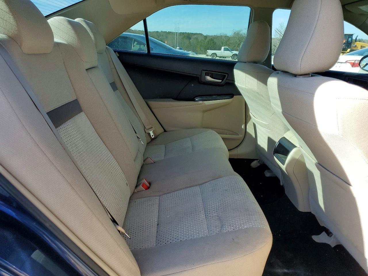 2014 TOYOTA CAMRY L photo 28