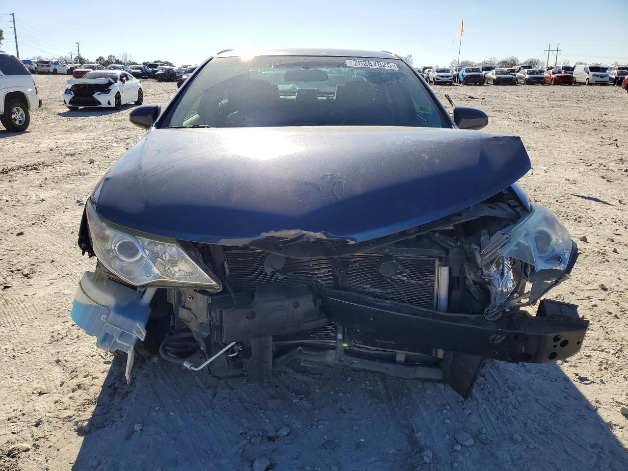 2014 TOYOTA CAMRY L photo 13