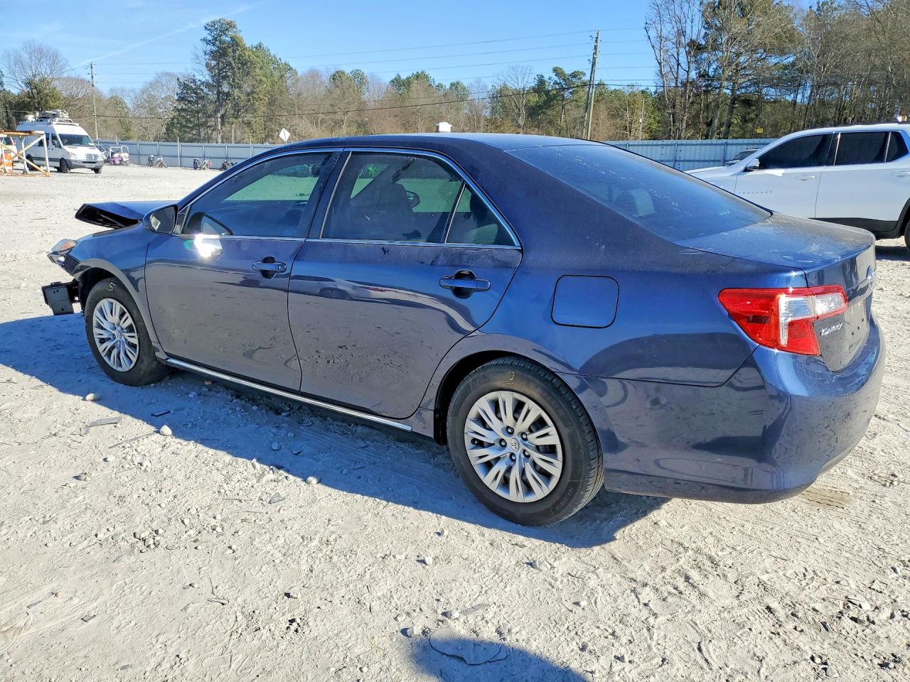 2014 TOYOTA CAMRY L photo 4