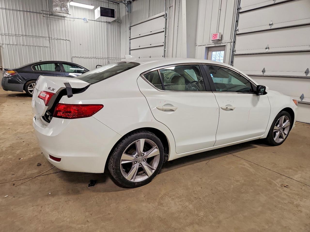 2013 ACURA ILX photo 3