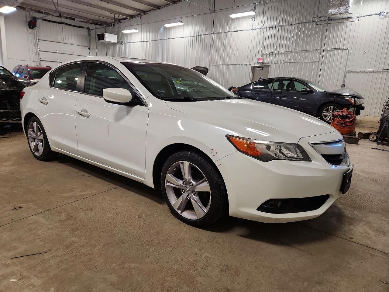 2013 ACURA ILX photo 4