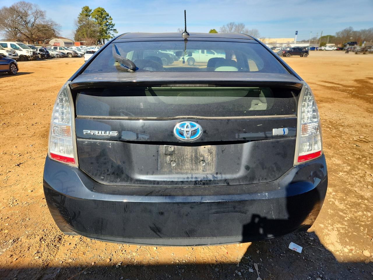 2011 TOYOTA PRIUS photo 16