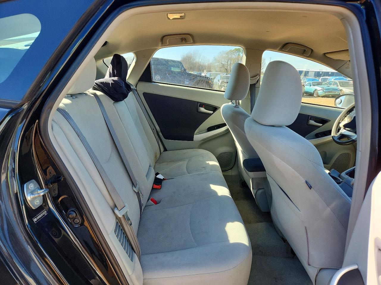 2011 TOYOTA PRIUS photo 28