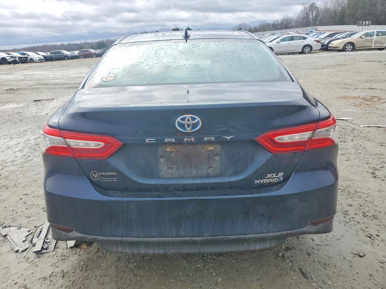 2018 TOYOTA CAMRY HYBRID photo 16